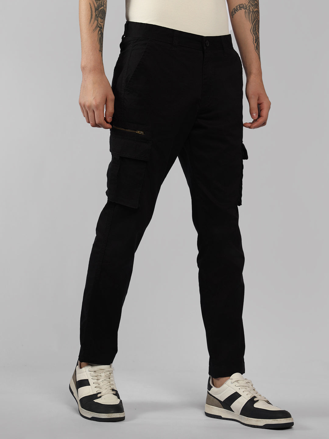 Men's Black Solid Regular Fit Cargos