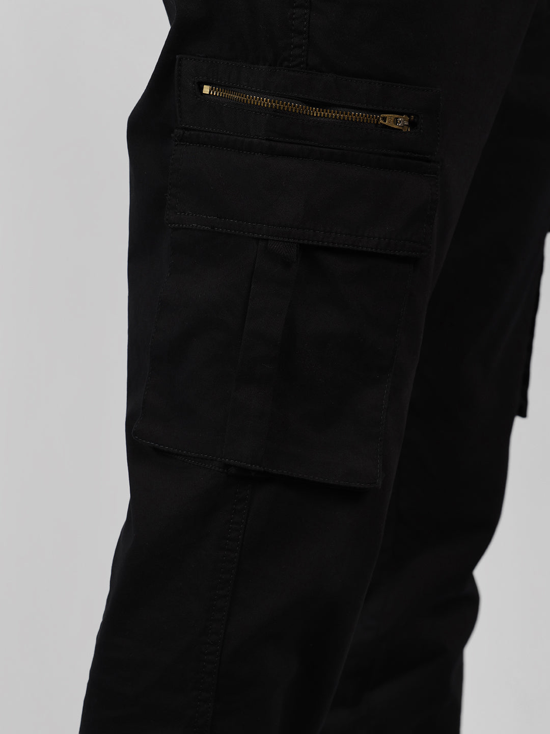 Men's Black Solid Regular Fit Cargos