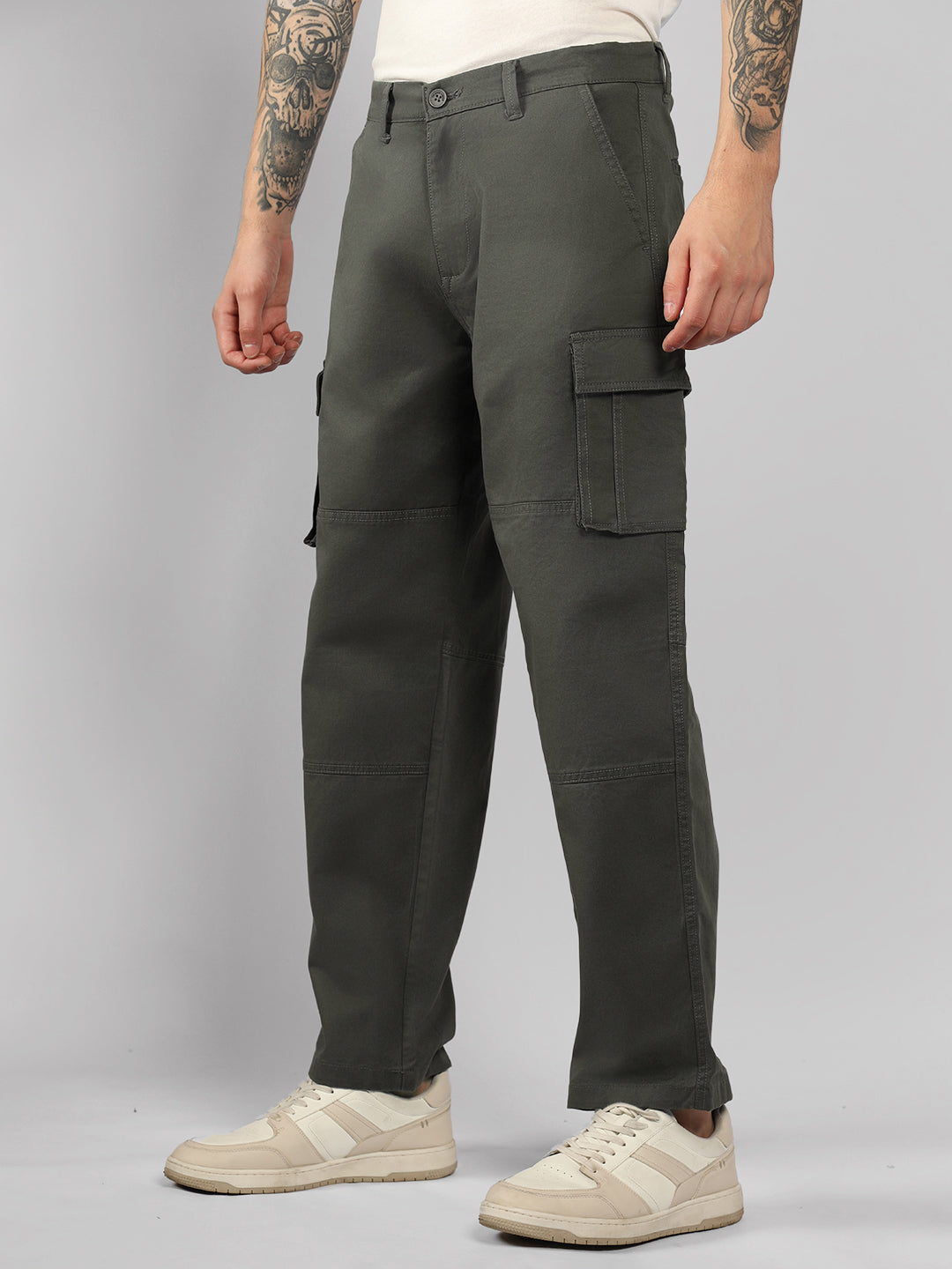 Men's Dark Grey Solid Relaxed Fit Cargos