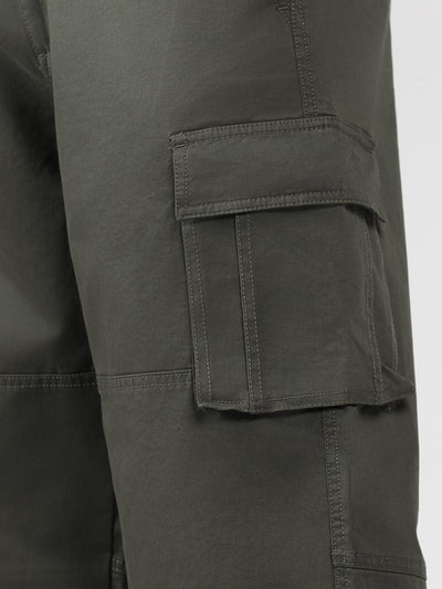 Men's Dark Grey Solid Relaxed Fit Cargos