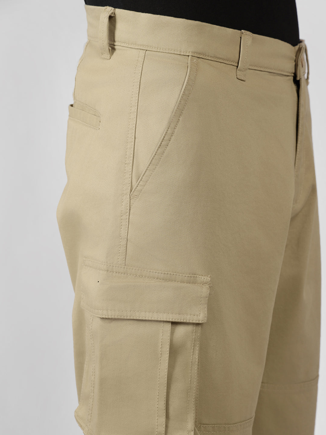 Men's Cream Solid Relaxed Fit Cargos