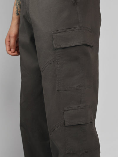 Men's Dark Grey Solid Relaxed Fit Cargos