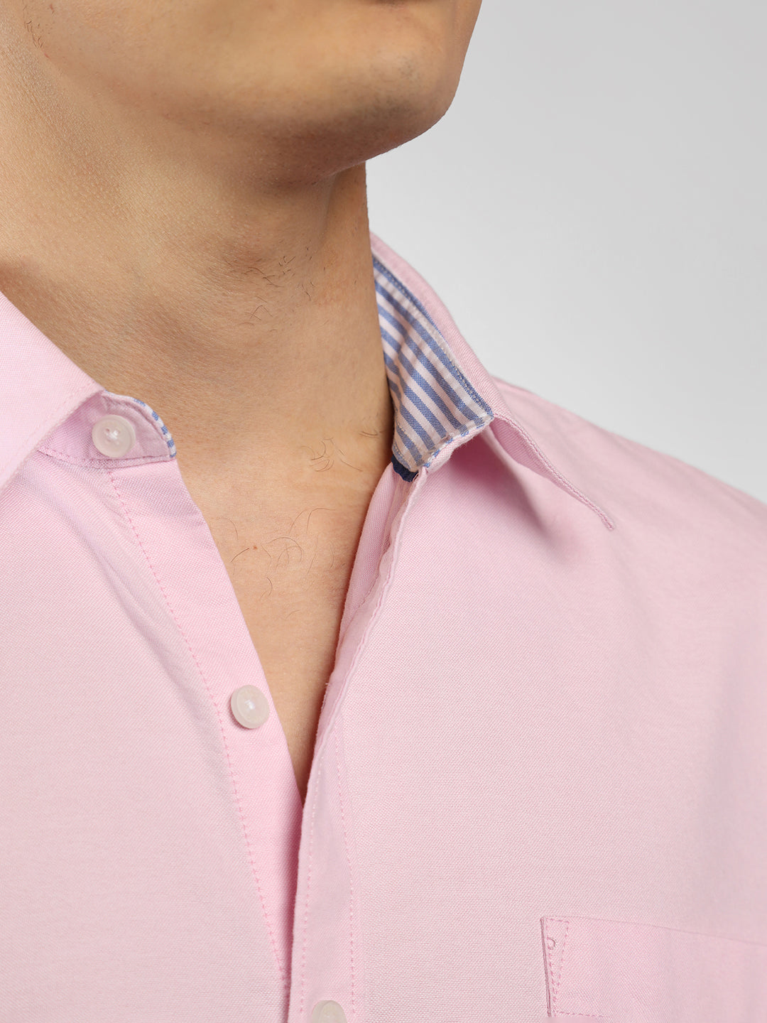 Men's Light Pink Solid Spread Collar Full Sleeve Regular Fit Shirt