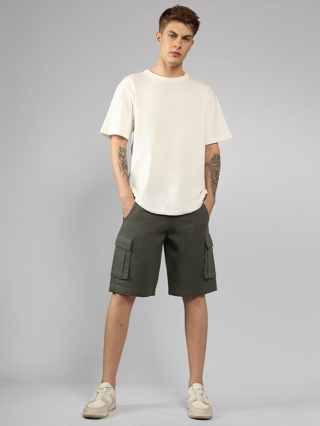 Men's Light Grey Solid Relaxed Fit Shorts