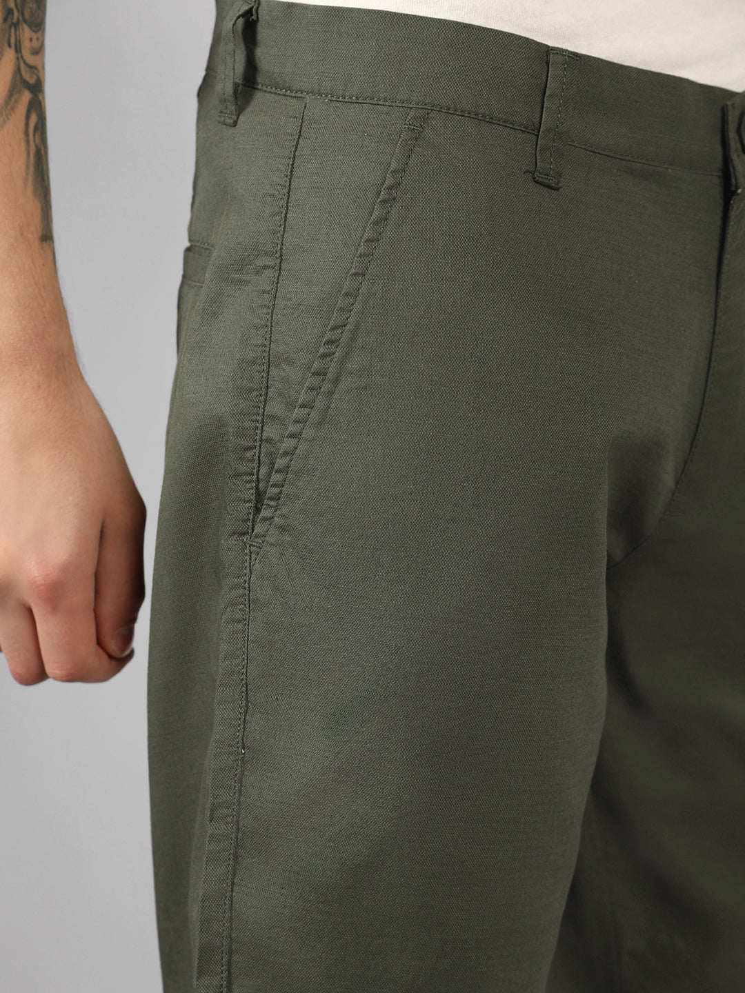 Men's Olive Solid Regular Fit Shorts