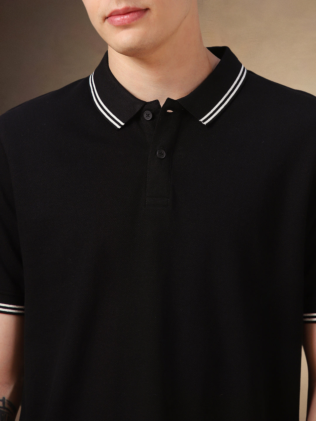 Men's Black Solid Polo Collar Half Sleeves T-shirt