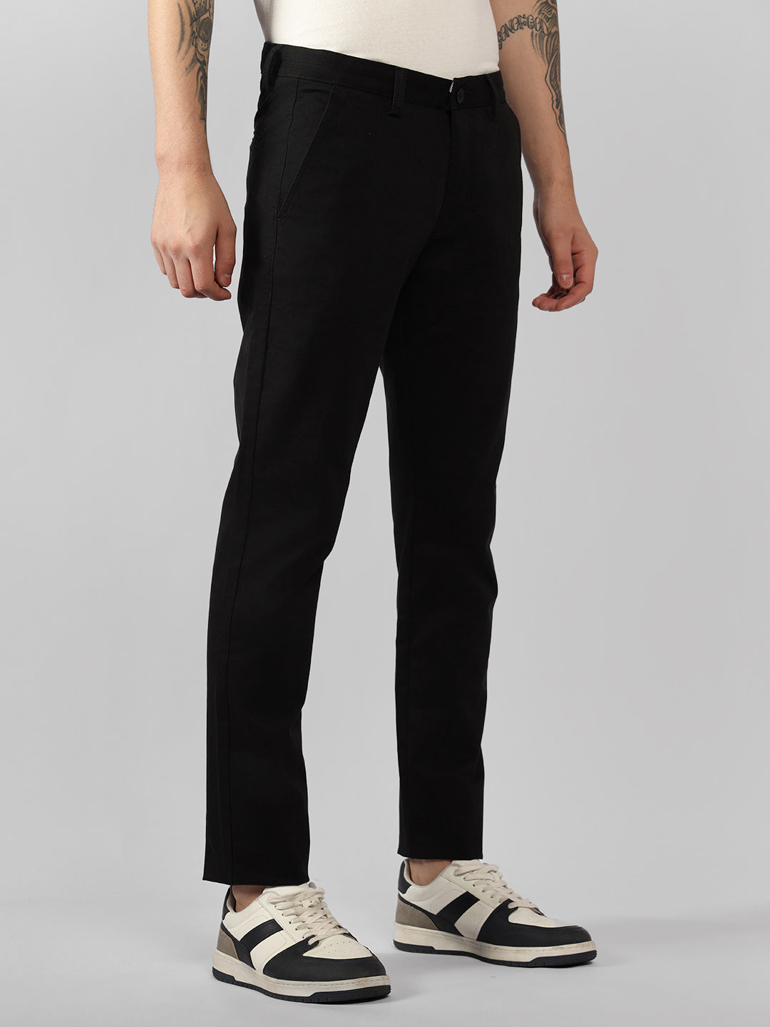 Men's Black Solid Slim Fit Cargos