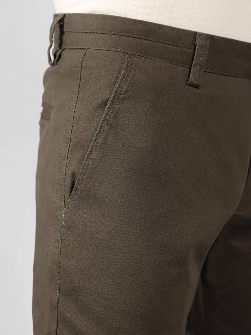 Men's Brown Solid Slim Fit Cargos