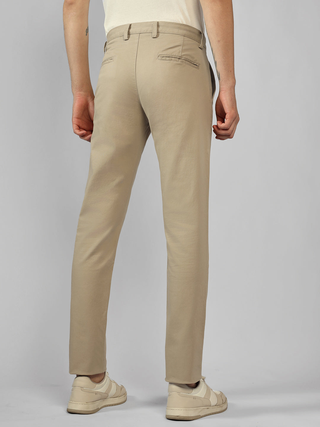 Men's Cream Solid Slim Fit Cargos