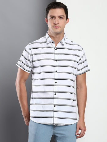 Men's Striped White Slim Fit Cotton Poly Casual Shirt With Spread Collar & Half Sleeves