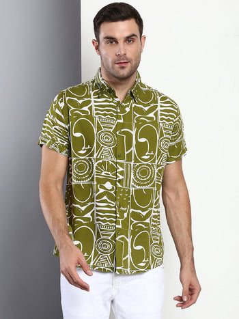 Men's Geometric Print Green Slim Fit Rayon Casual Shirt With Spread Collar & Half Sleeves