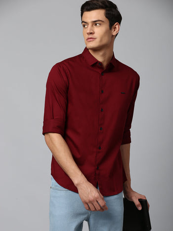 Men's Solid Dark Red Slim Fit Casual Shirt With Spread Collar