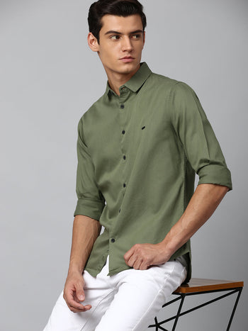 Men's Solid Dusty Green Slim Fit Casual Shirt With Spread Collar