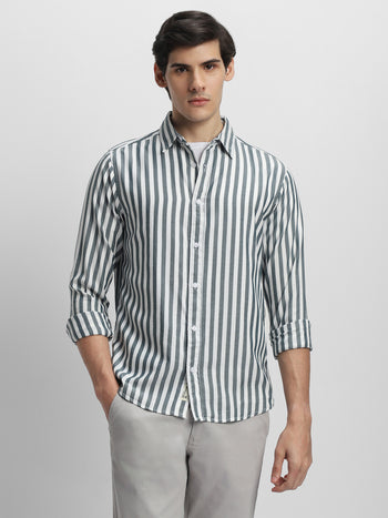 Men's Slim Fit Striped Button Down Collar Casual Shirt