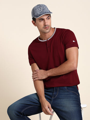 Men's Soft And Stretchy Fabric Maroon Casual Crew Neck Tshirt