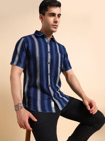 Men's Spread Collar Regular Fit Vertical Stripes Indigo Casual Shirts